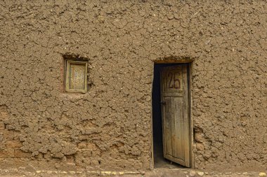 Kivu Gölü, Karongi, Kibuye, Ruanda 'daki Ruanda Adobe Evi.