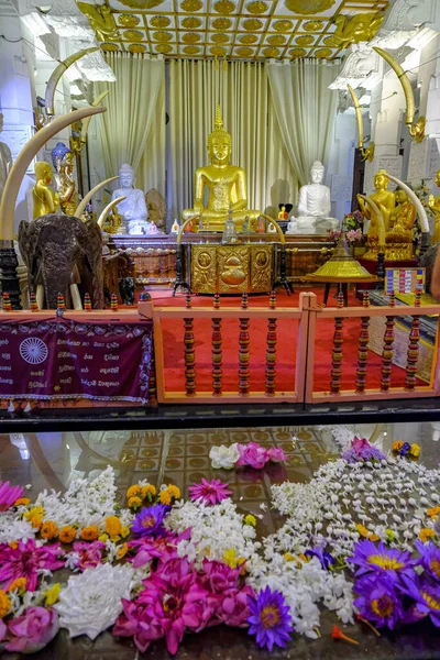 Kandy Sri Lanka Gennaio 2020 Statua Buddha Tempio Buddista Alut — Foto Stock