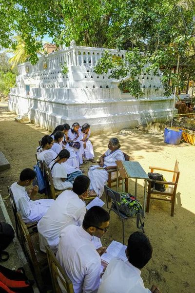 Kandy Sri Lanka Enero 2020 Estudiantes Enseñando Templo Budista Natha — Foto de Stock