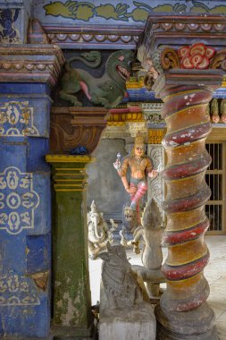 Colombo, Sri Lanka 'daki Sri Sivaraja Vinayagar Tapınağı' ndaki heykeller.