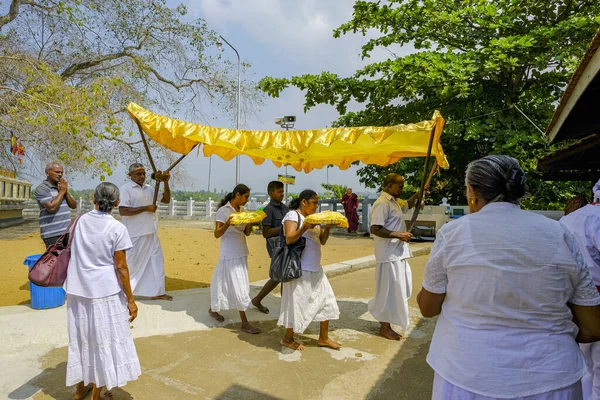 Kalutara Sri Lanka Gennaio 2020 Persone Che Fanno Offerte Kalutara — Foto Stock
