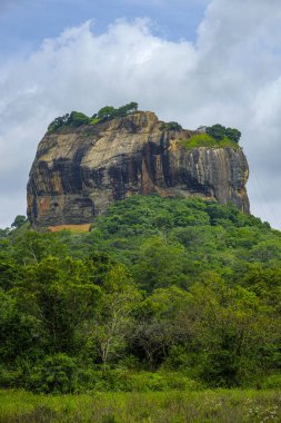 Sigiriya, Sri Lanka 'daki Sigirya Aslan Kayası kalesi.