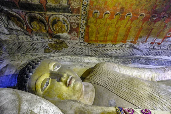 Dambulla Sri Lanka Fevereiro 2020 Estátua Buda Dentro Templo Caverna — Fotografia de Stock