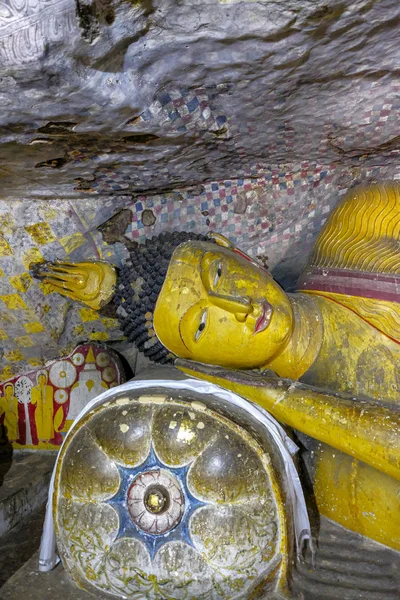 Dambulla Sri Lanka Febrero 2020 Estatua Buda Dentro Del Templo —  Fotos de Stock