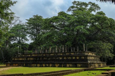 Polonnaruwa, Sri Lanka 'daki Parakramabahu 1 kraliyet sarayının seyirci salonu..