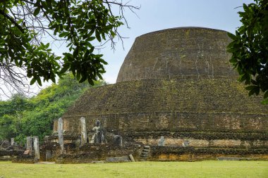 Polonnaruwa, Sri Lanka 'daki Pabula Vihara Budist Tapınağı.