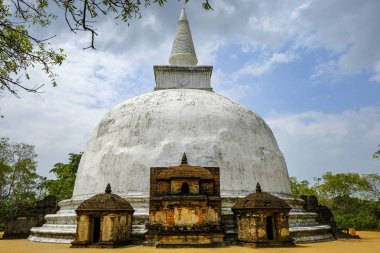Polonnaruwa, Sri Lanka 'da Kiri Vihara.