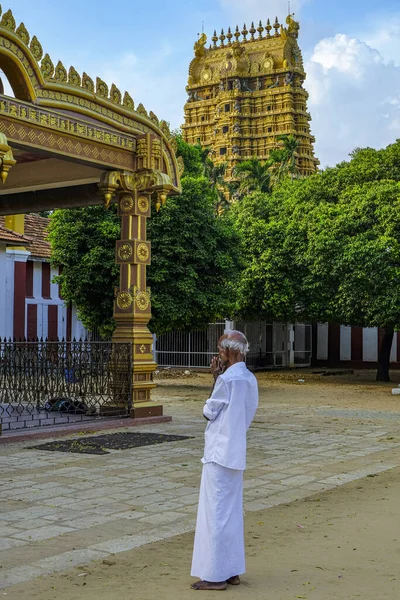 Jaffna Sri Lanka February 2020 Man Praying Nallur Kandaswamy Kovil — 스톡 사진
