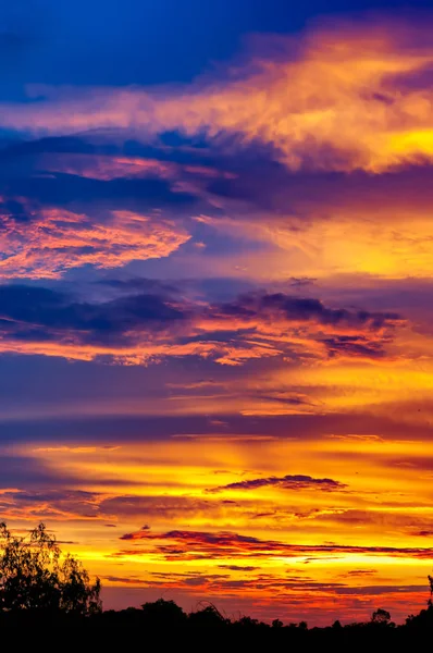 Драматическое Освещение Небе Дождливый День Цветовая Насыщенность Облачность — стоковое фото