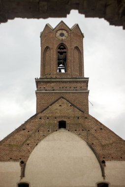 Saratov, Rusya 'daki antik Lüteriyen kilisesinin kalıntıları. Bina 1907 'de Volga bölgesindeki Almanlar tarafından inşa edildi. Devrimde komünist vandallar tarafından yıkıldı.
