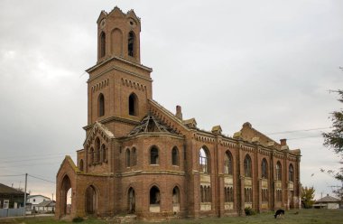 Saratov, Rusya 'daki antik Lüteriyen kilisesinin kalıntıları. Bina 1907 'de Volga bölgesindeki Almanlar tarafından inşa edildi. Devrimde komünist vandallar tarafından yıkıldı.