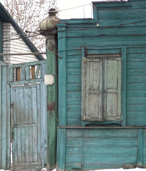 Antique wooden windows carved platbands in the village, Russian outback — Stock Image Antique Wooden Windows Carved Platbands Village Russian Outback Stock Picture