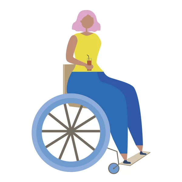 Una niña o una mujer discapacitada en una silla de ruedas con vidrio y una bebida en la mano aislada sobre un fondo blanco, un vector plano ilustración con hipertrofiado como concepto inclusivo . — Vector de stock