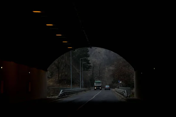 Entrada Túnel Las Montañas Bulgaria Camino Coche Través Las Rocas — Foto de Stock