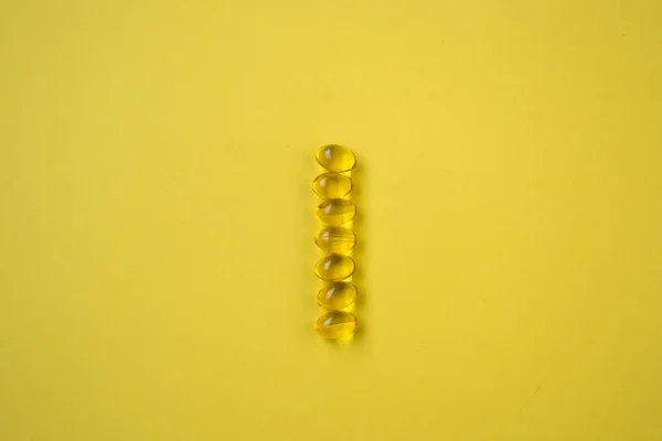 Primer Plano Suplementos Aceite Color Dorado Cápsula Concepto Salud Tabletas — Foto de Stock