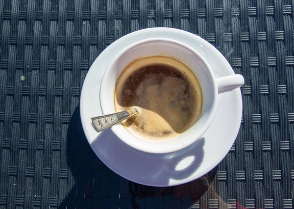 Egy Csésze Kávé Szabadban Közelkép Egy Forró Ital Hegy Háttérben — Stock Fotó