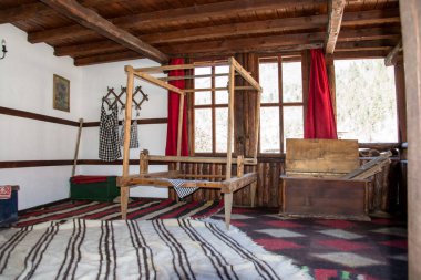 Smilen, Bulgaristan - Eski Bulgar evi, etnoğrafya, müze, Bulgaristan için geleneksel eşya ve renkli halı