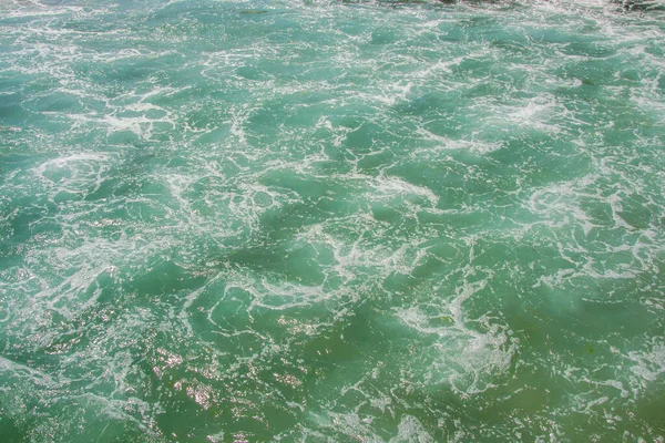 Textura Mar Belas Ondas Água Azul Turquesa Com Espuma Branca — Fotografia de Stock