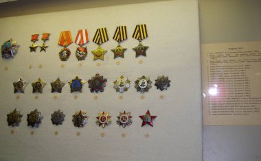 Büyük Vatanseverlik Savaşı 'nın Sovyet askerlerinin ödülleri Wwii Kiev Müzesi' nde sunuldu.