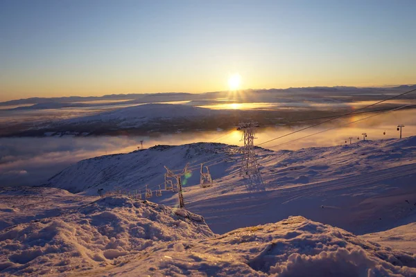 Kabelbaan cabine op prachtige hellingen. — Stockfoto