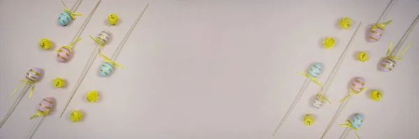 Metin için kopyalama alanı olan Mutlu Paskalya sancağı.