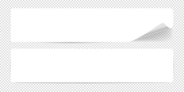 Saydam arkaplanda izole edilmiş, katlanmış kenarlı dikdörtgen yapıştırıcı etiketleri..