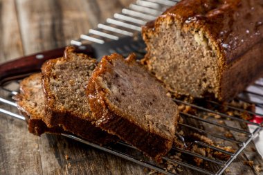 Ev yapımı puding yemeye hazır.