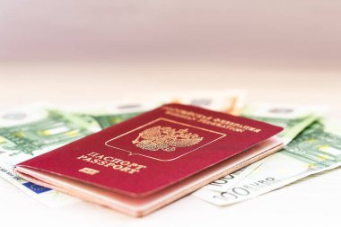 Masada para olan Rus pasaportu..