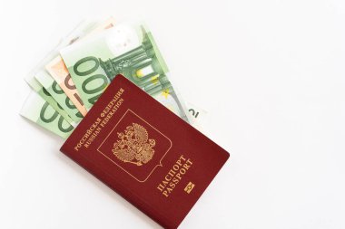 Masada para olan Rus pasaportu..