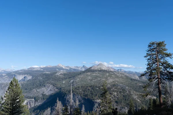 Прекрасная панорама национального парка Йосемити — стоковое фото