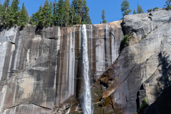 La chute Vernall dans le parc national Yosemite — Photo