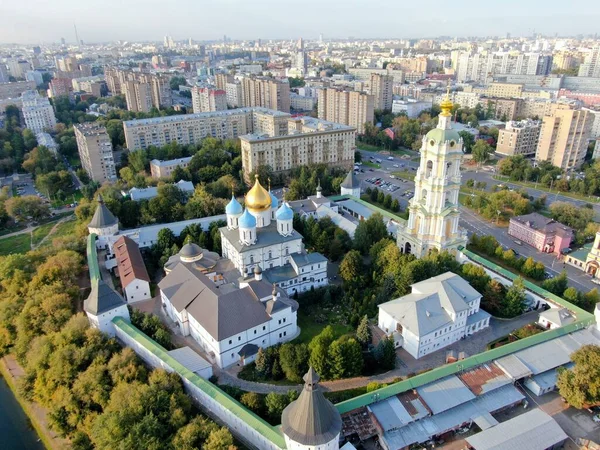 Panorama van de drone naar het Novospassky klooster in Moskou Rusland. Luchtzicht — Stockfoto