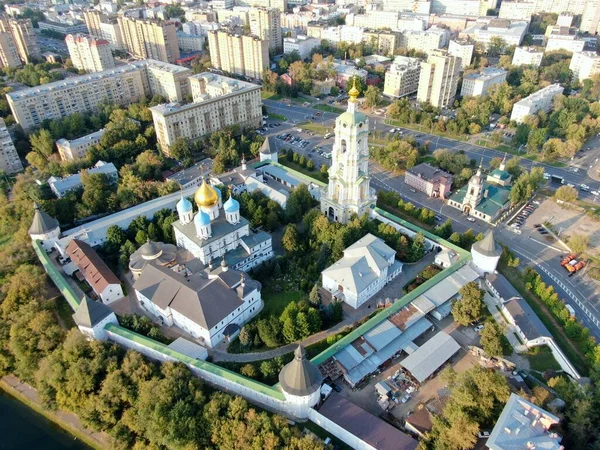 Panorama del dron al monasterio Novospassky en Moscú Rusia. Vista aérea — Foto de Stock
