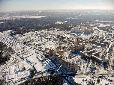 Güneşli bir günde Moskova 'nın güzel askeri şehri Krasnoznamensk' in hava manzarası