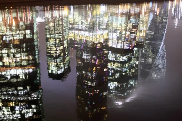 Vue Panoramique Reflet Dans Rivière Complexe Bâtiments Modernes Grande Hauteur — Photo