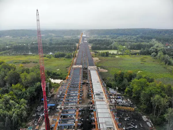Αεροφωτογραφία της κατασκευής της γέφυρας της κεντρικής περιφερειακής οδού Ckad — Φωτογραφία Αρχείου