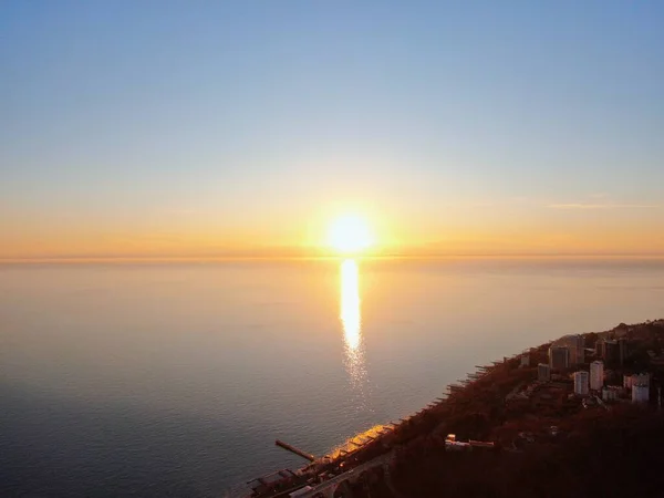 Uitzicht Vanuit Lucht Prachtige Gouden Zonsondergang Zee Een Heldere Dag — Stockfoto