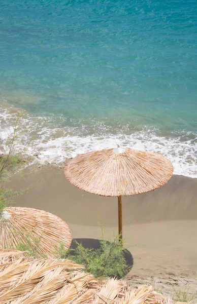 Sea view and beach umbrella — Stock Photo, Image