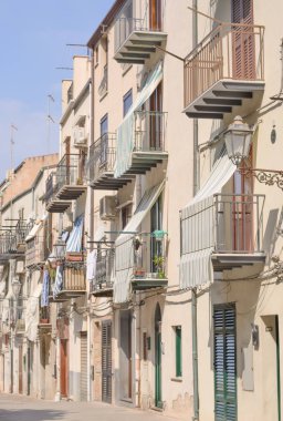 Cefalu 'da sokak manzarası