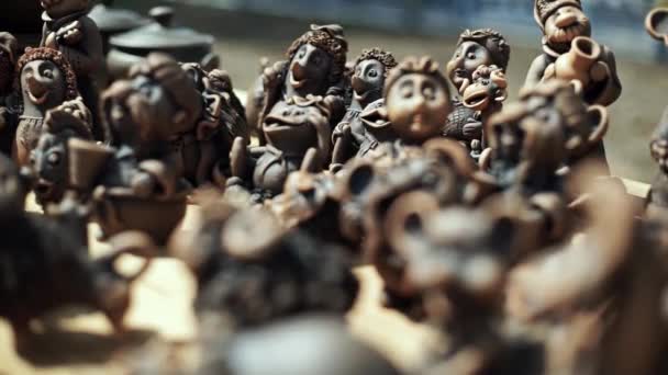 Tentoonstelling Van Nationale Kleifiguren Close — Stockvideo