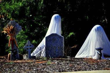 Chapel Hill, Nc: Halloween hayaletler ve mezar taşları
