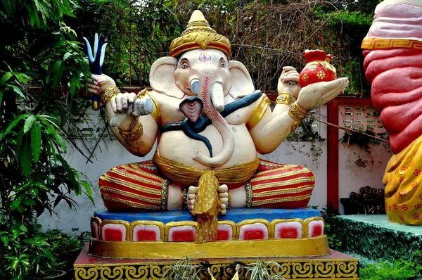 Вибуху Саену, Таїланд: Слон індуїстські Бог Ганеша — стокове фото