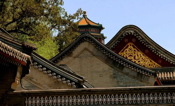 Beijing, China: Qing Hua Courtyard at Summer Palace — Stock Photo, Image