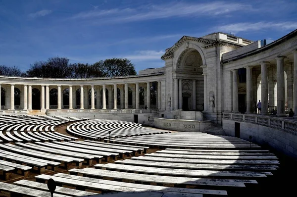 Arlington, VA: Memorial Amphitheatre at Arlington National Cemetery — Stock Photo, Image