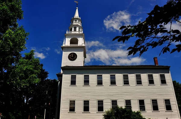 Fitzwilliam, NH: 1775 Iglesia de la casa de reunión original — Foto de Stock