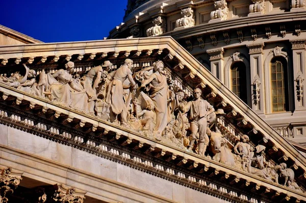 Washington, DC: Frieze on U. S. Capitol — Stock Photo, Image