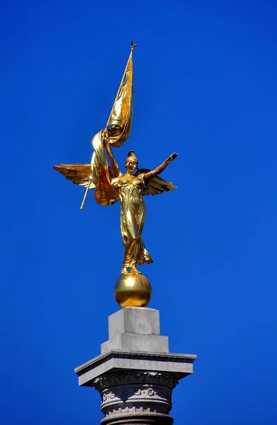 Washington, Dc: Vítězství socha na vrcholu první divize Memorial — Stock fotografie