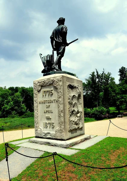 Concord, MA: Estatua de Minuteman en Old North Bridge — Foto de Stock