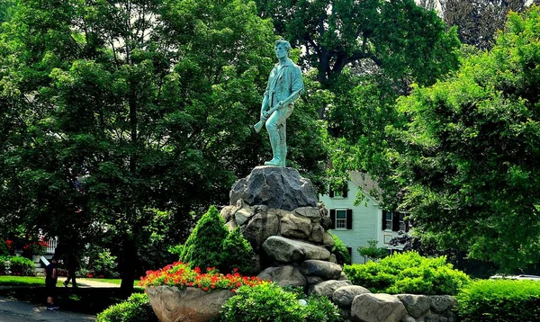 Lexington, Ma: Posąg Minuteman na Village Green — Zdjęcie stockowe