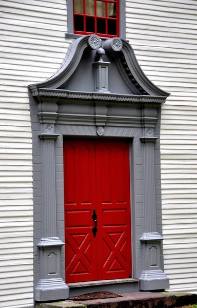 Deerfield, MA: Doorway of 1730 Dwight House — Stock Photo, Image